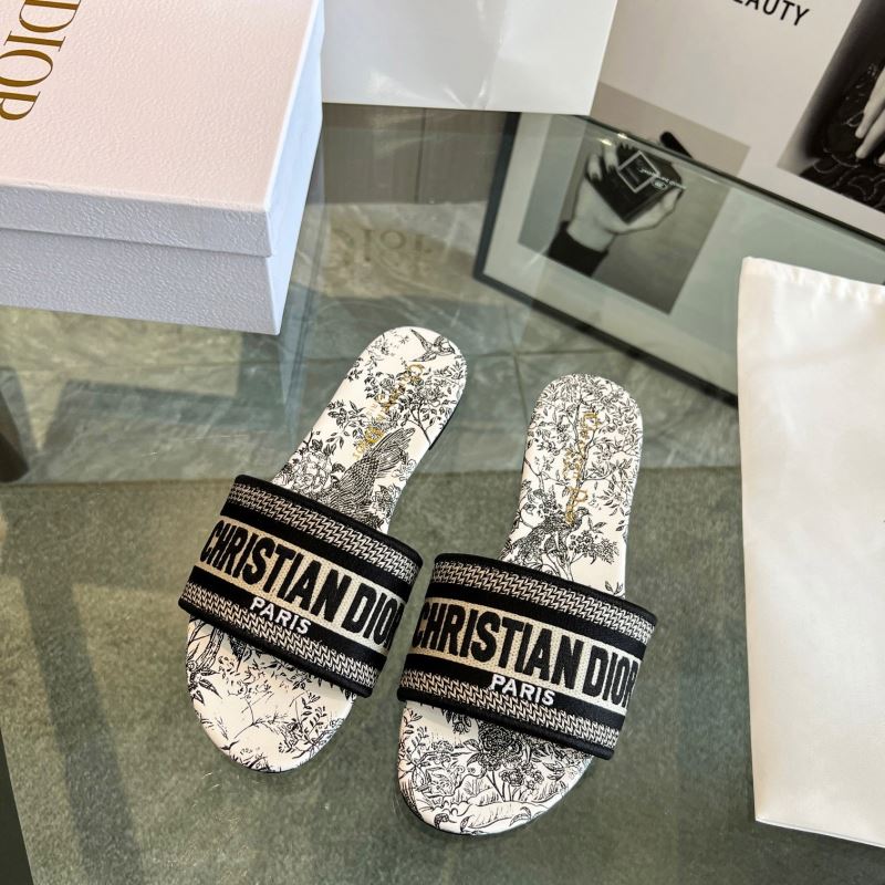 ch**an D*or slippers